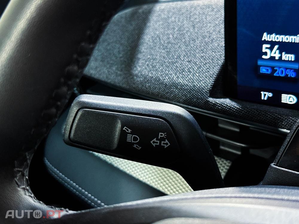 Ford Mustang Mach-E 75.7 kWh Base