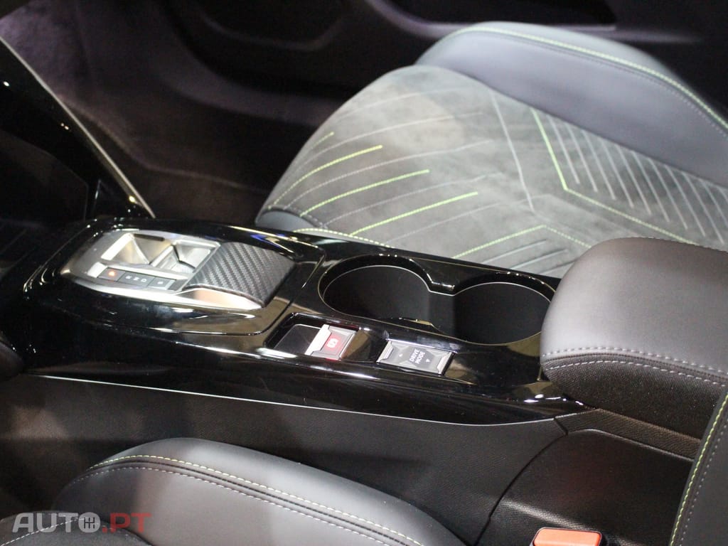 Peugeot E-2008 50 kWh GT