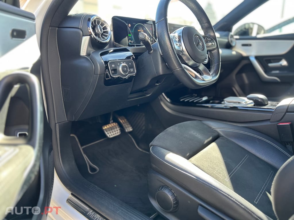 Mercedes-Benz A 250 e AMG Line
