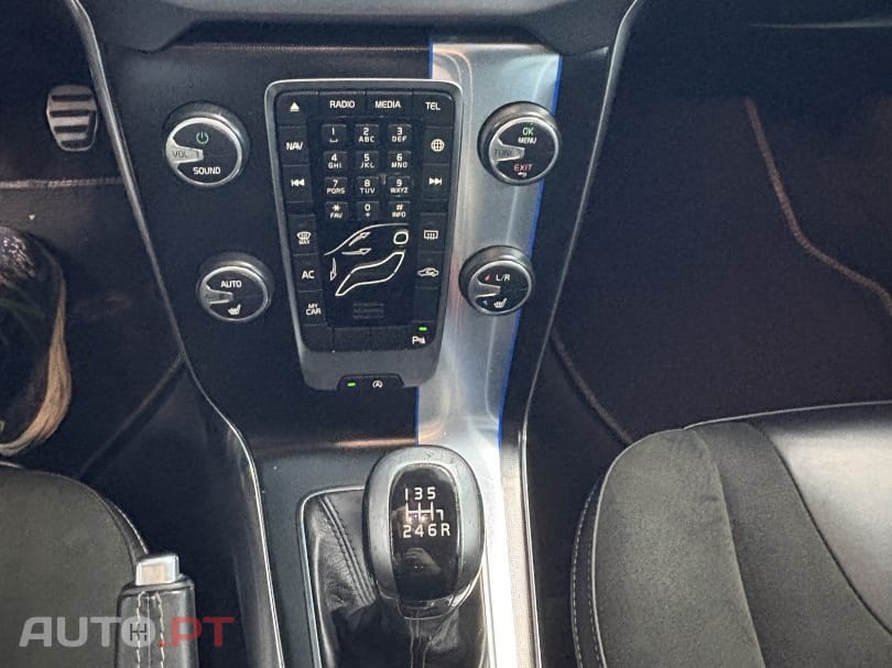 Volvo V40 2.0 D2 R-Design Momentum