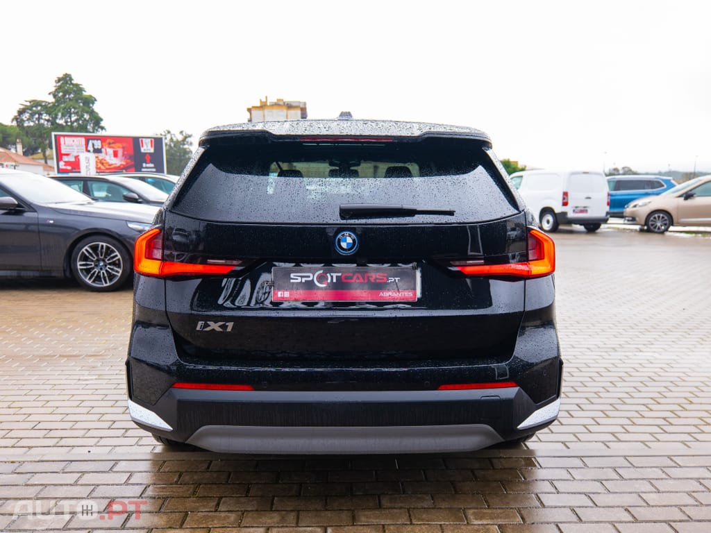 BMW iX1 xDrive30