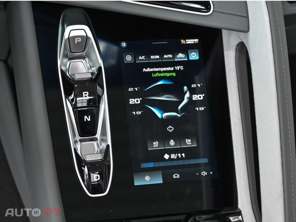 MG Cyberster E-Roadster 