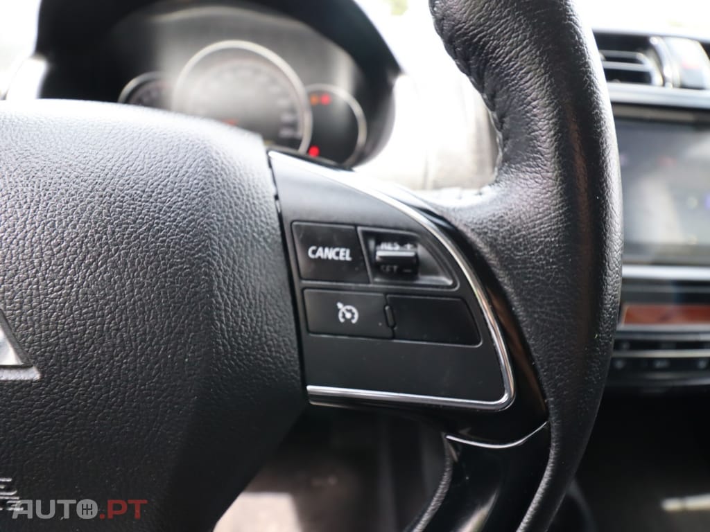 Mitsubishi Space Star 1.2 Conenect Edition