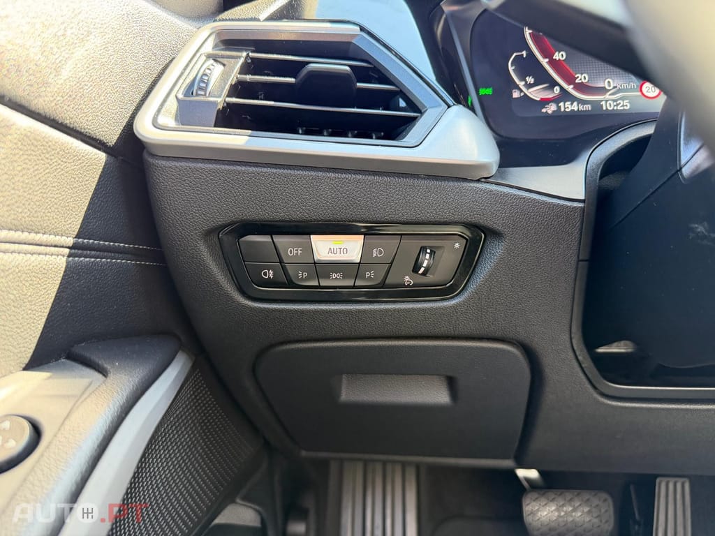 BMW 320 e Line Sport Auto
