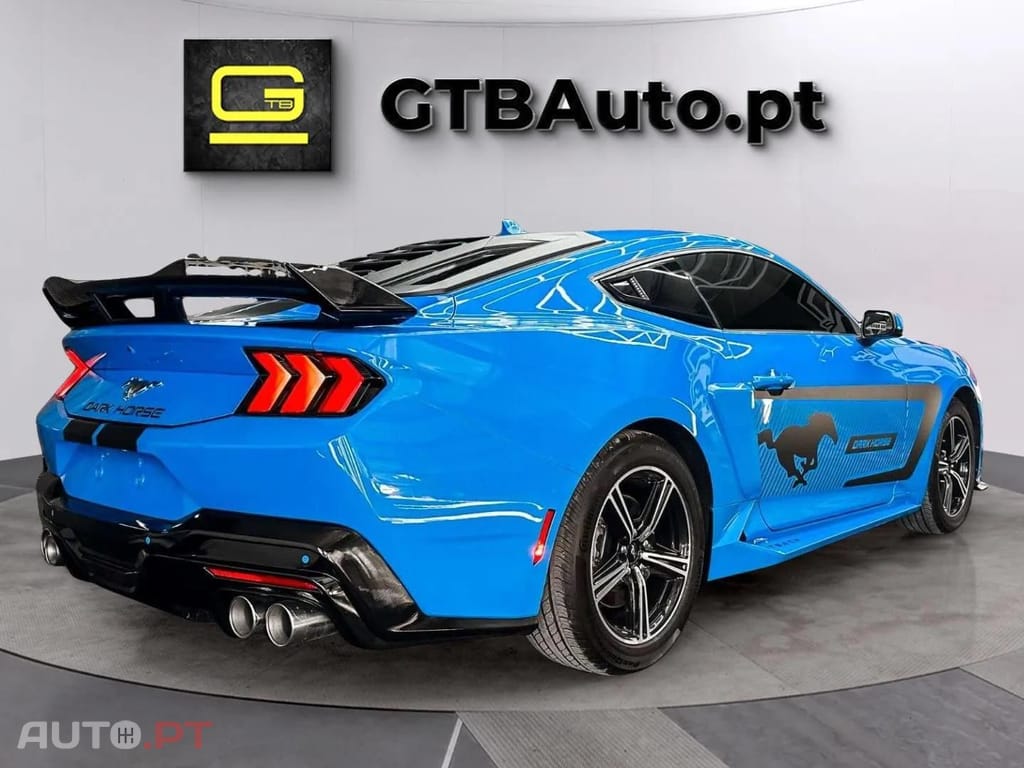 Ford Mustang 2.3 DARK HORSE