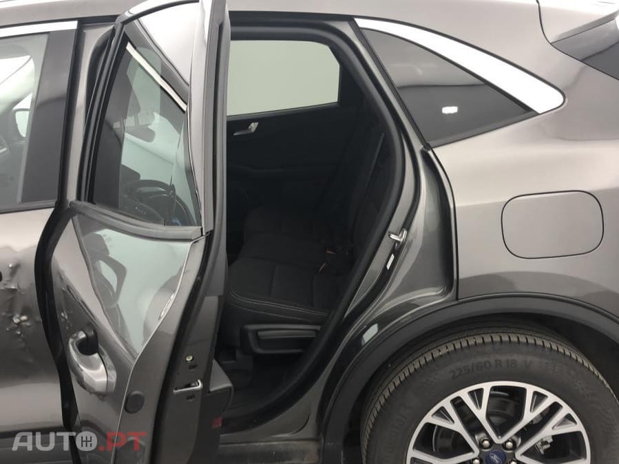 Ford Kuga 2.5 FHEV Powershift Titanium