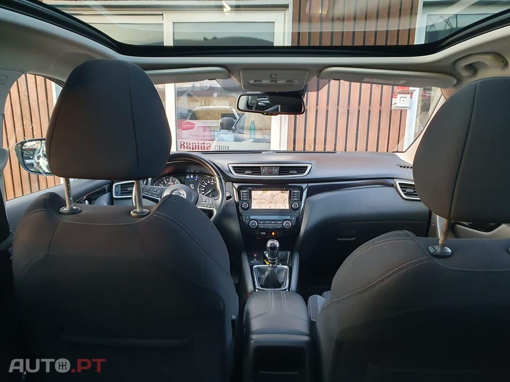 Nissan Qashqai 1.3 DIG-T N-Connecta J18