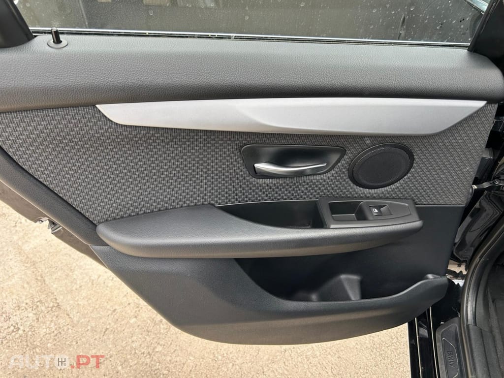 BMW 216 d Auto
