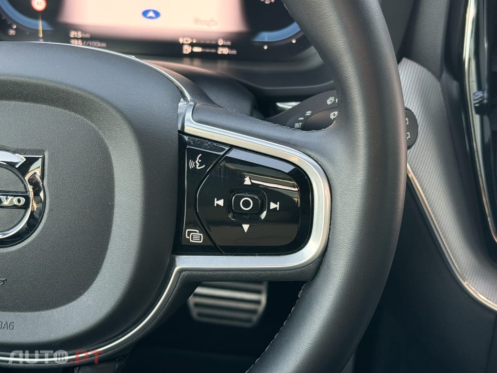 Volvo XC60 2.0 T6 PHEV R-Design AWD