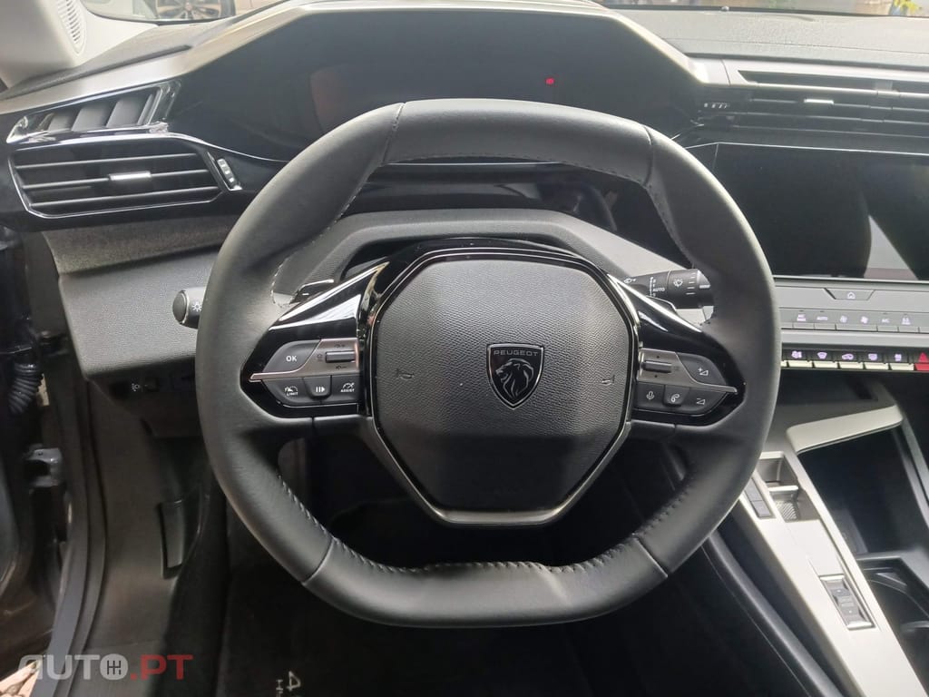 Peugeot 408 1.2 Hybrid Allure e-DCS6