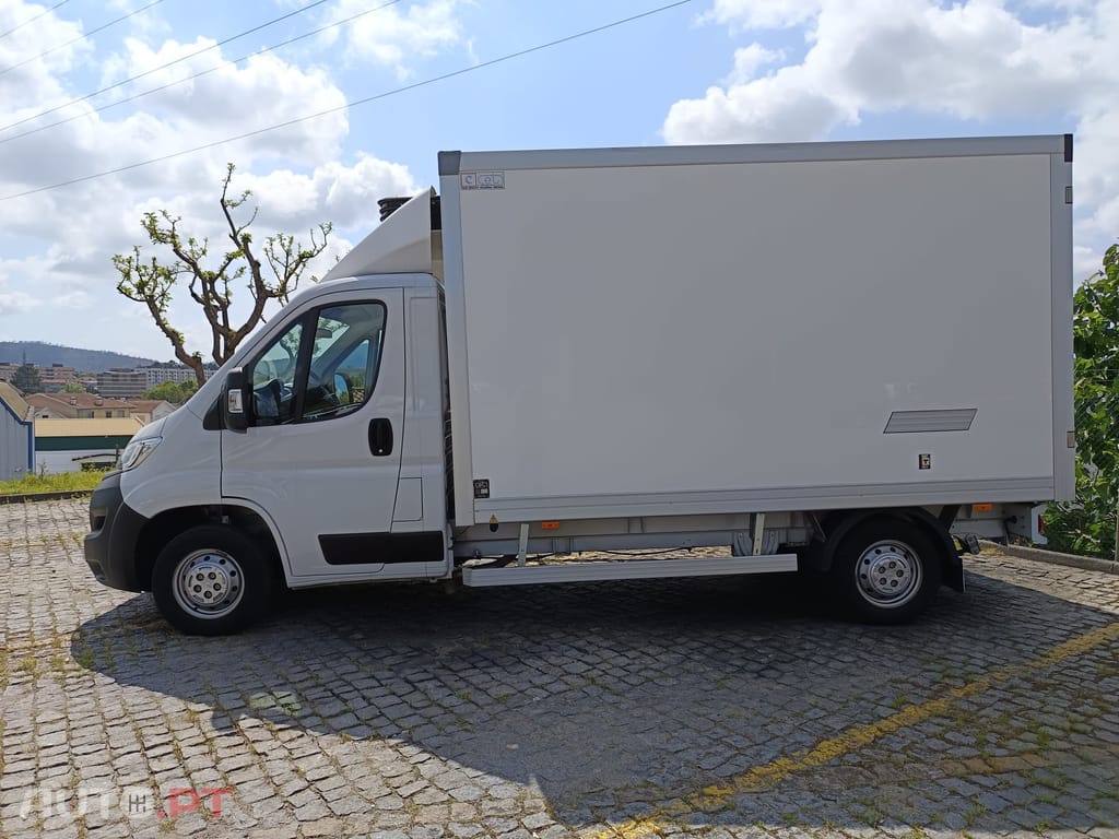 Opel Movano Movano Chassis Cabine Simples 3.5T L4 2.2D 165+ FRIO