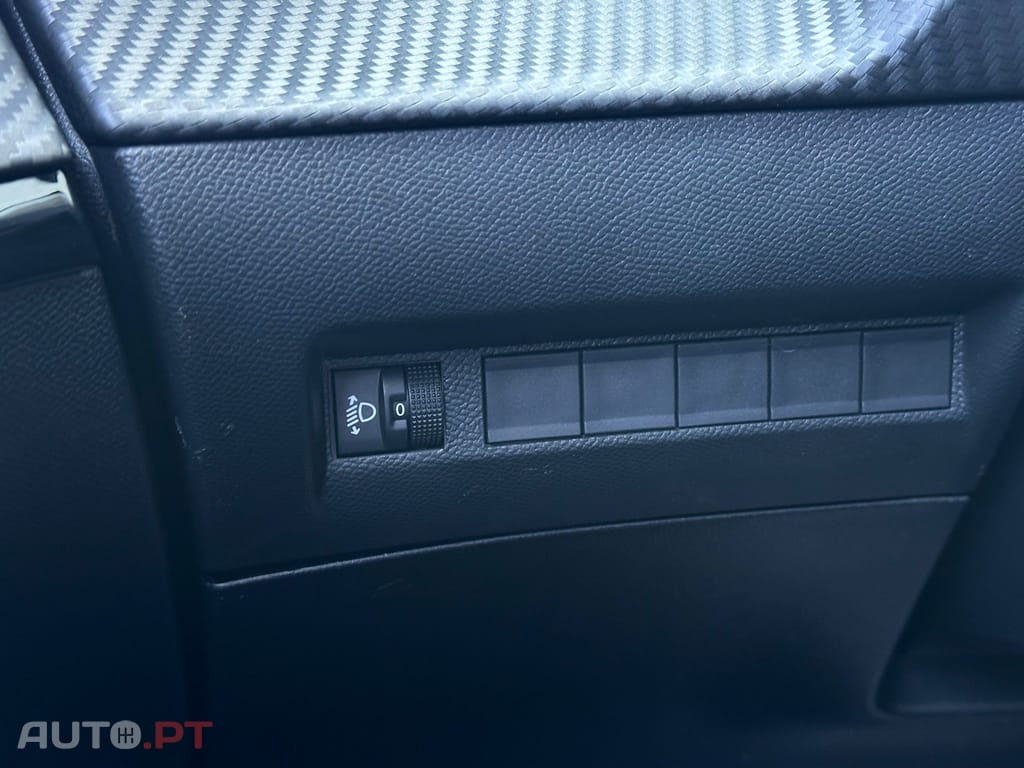 Peugeot E-208 50 kWh Style