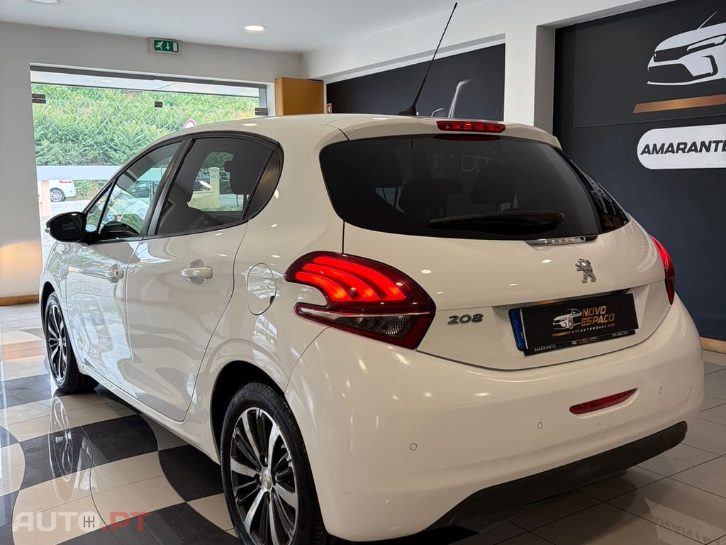 Peugeot 208 1.6 blueHDI Style