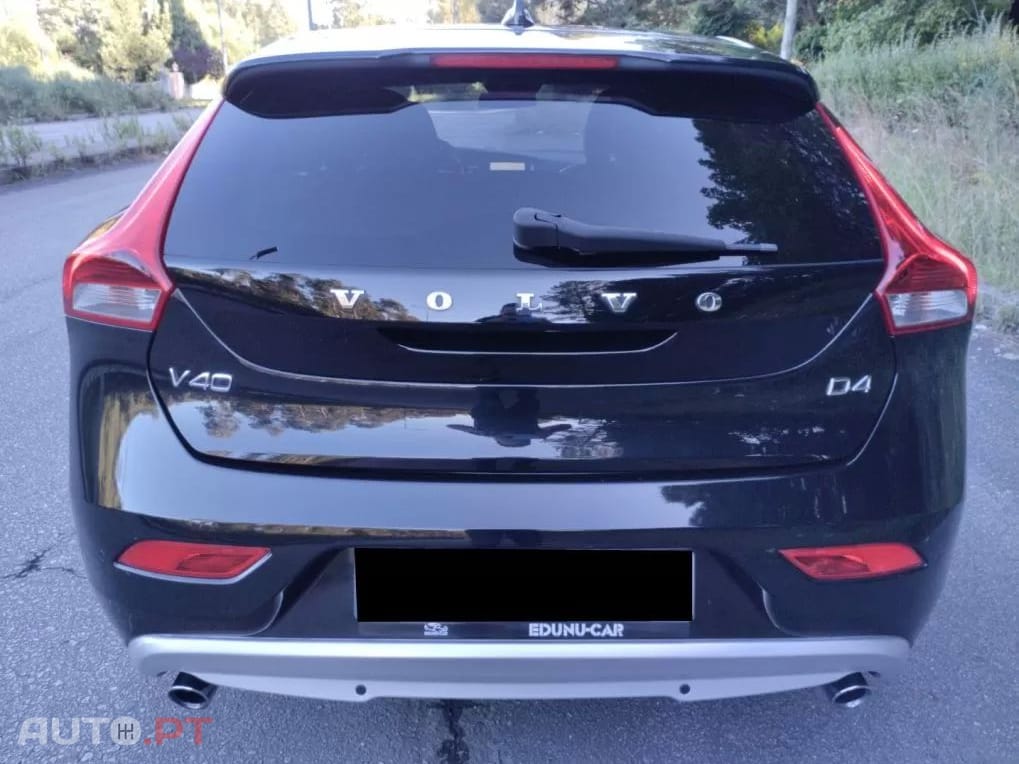 Volvo V40 2.0 D4 R-Design Summum
