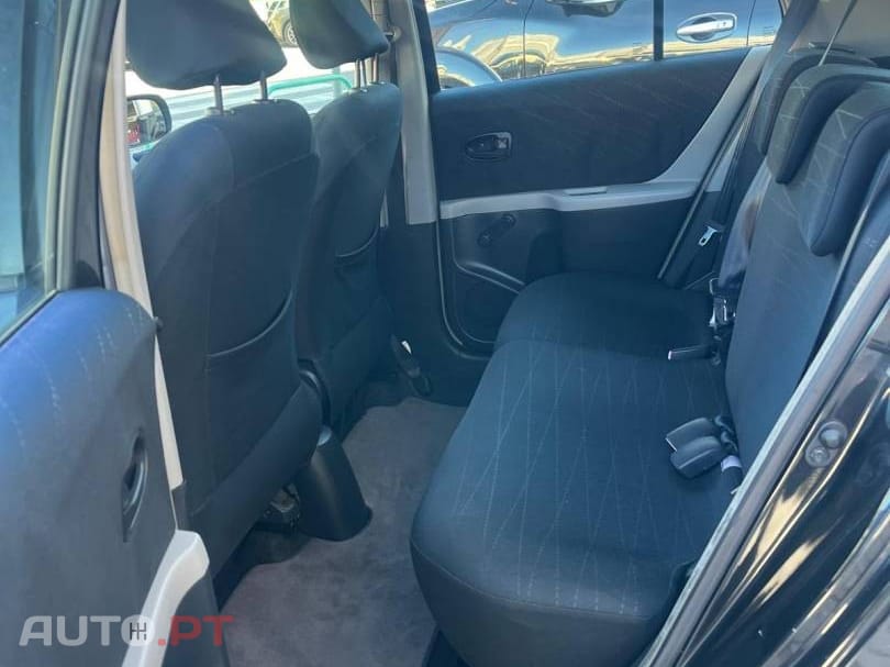Toyota Yaris 1.0 VVT-i AC