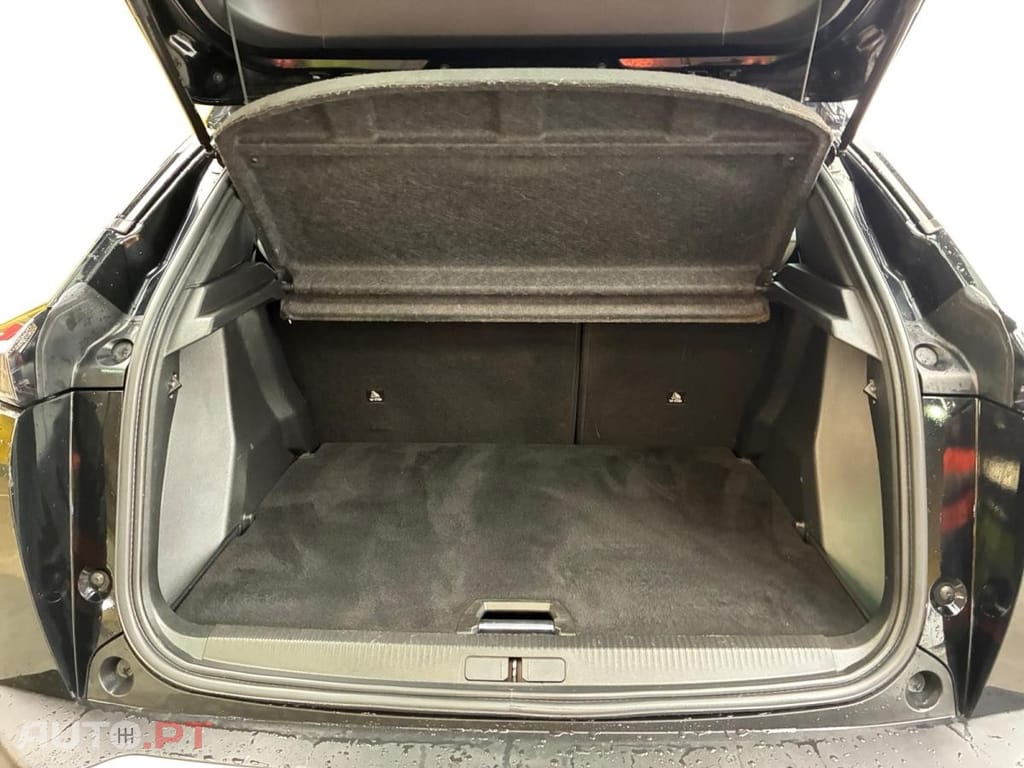 Peugeot 2008 1.2 PureTech GT EAT8