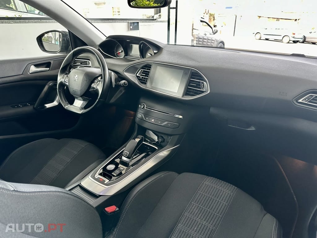 Peugeot 308 SW BlueHDi 130 EAT8 Stop & Start Allure Business-Pack