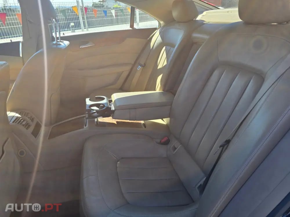 Mercedes-Benz CLS 350 Outro