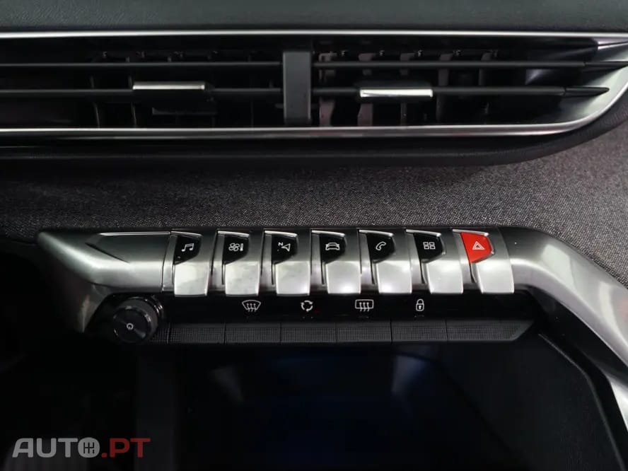 Peugeot 3008 1.2 PureTech Allure EAT8