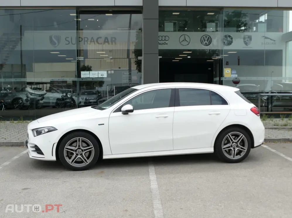 Mercedes-Benz A 250 e AMG Line