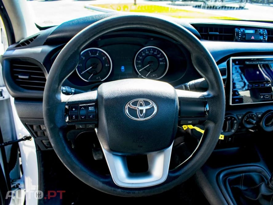 Toyota Hilux 2.4 D-4D 4X2