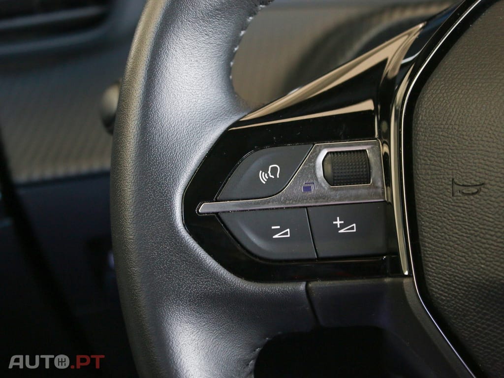 Peugeot 2008 1.2 PureTech Allure