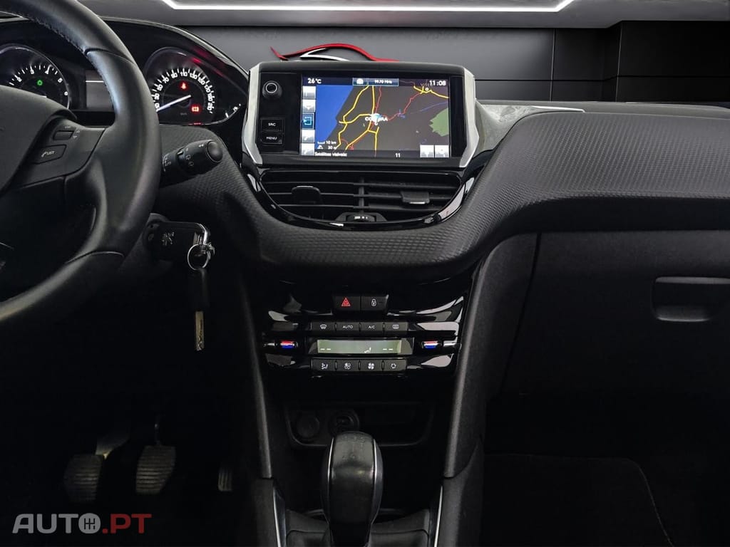 Peugeot 208 1.2 PureTech Signature