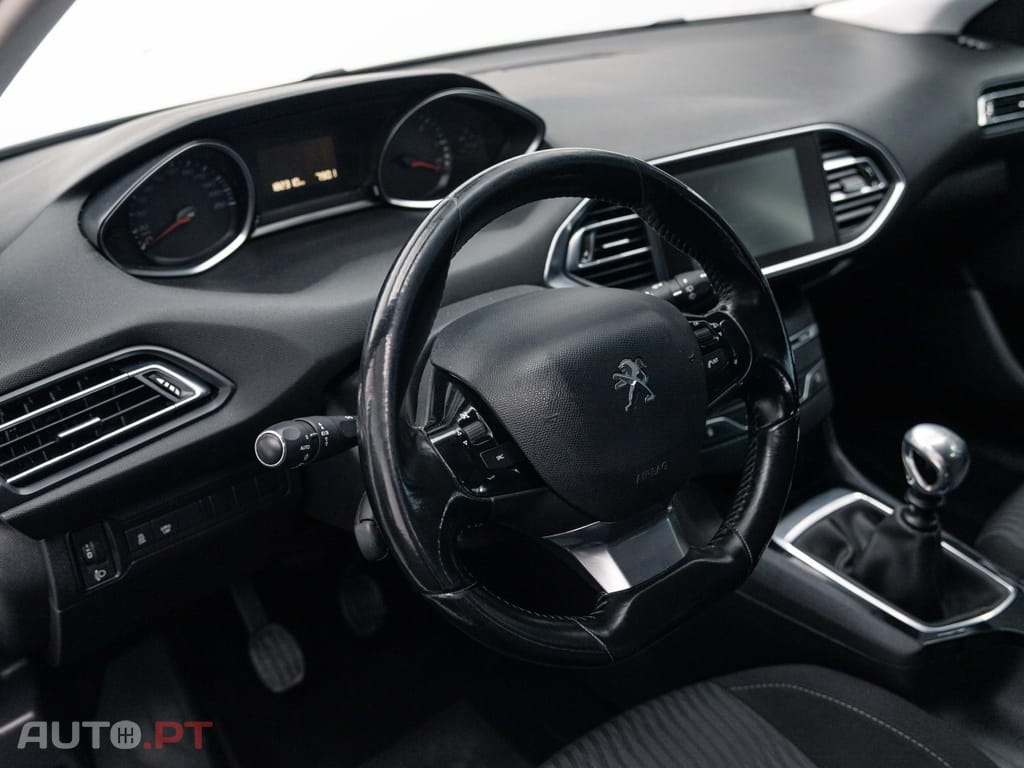 Peugeot 308 1.6 e-HDi Active J17