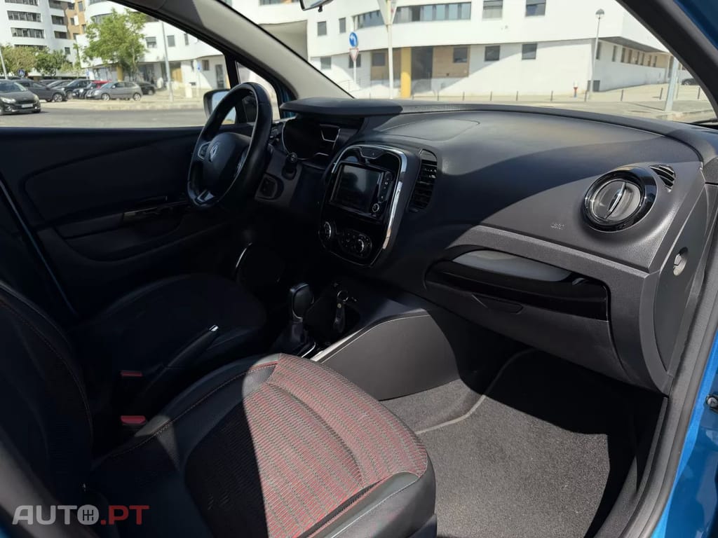 Renault Captur 1.2 TCe EDC Energy — fotografia 12