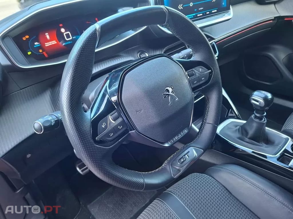 Peugeot 2008  Puretech 130 Stop Start Gt  Line Edition
