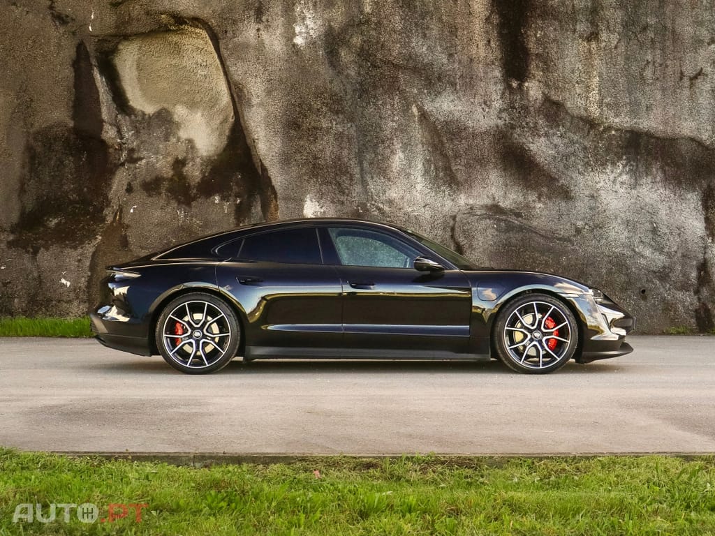Porsche Taycan 4S