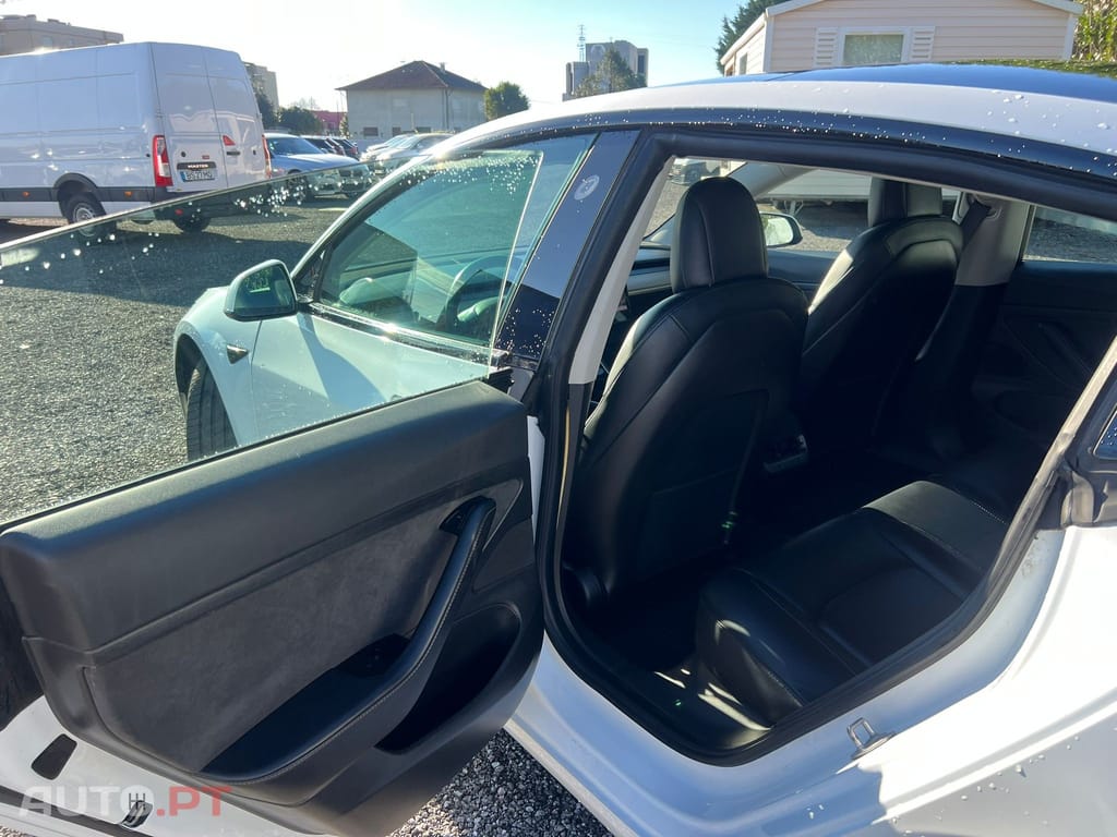 Tesla Model 3 Tração Traseira