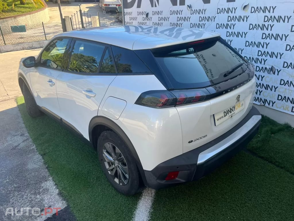 Peugeot E-2008 50 kWh Allure