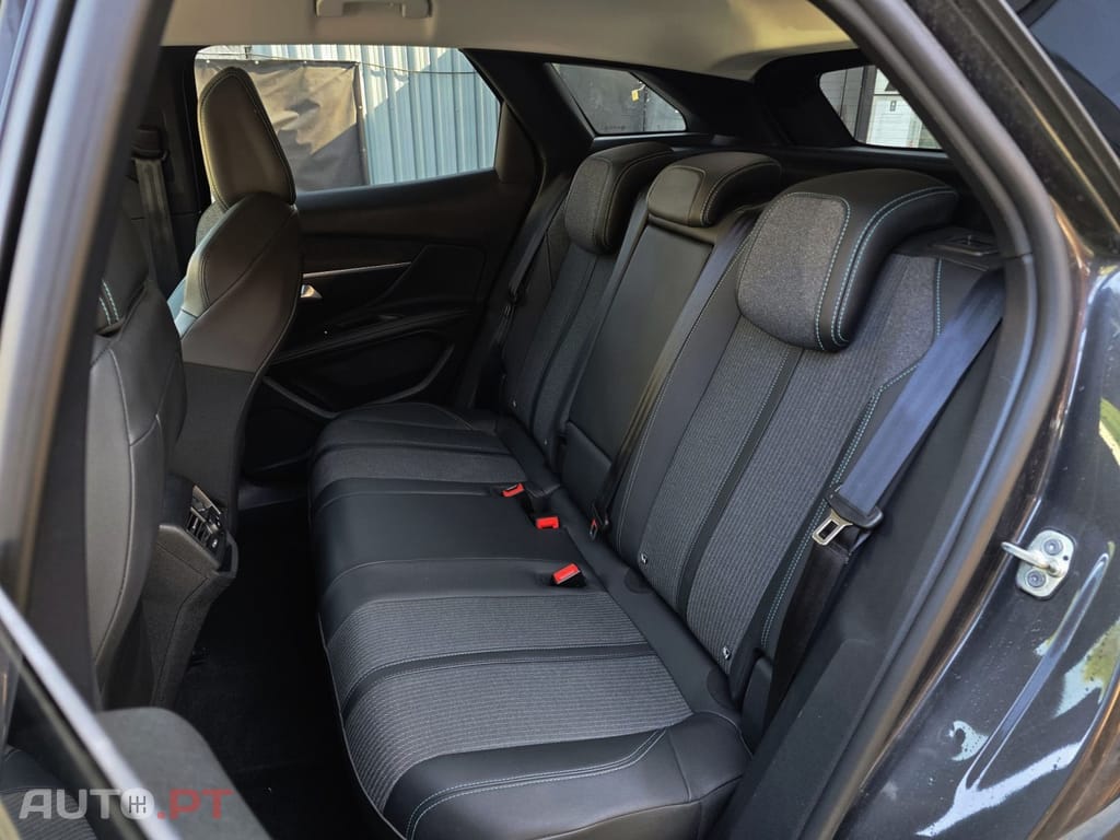 Peugeot 3008 1.5 BlueHDi Allure EAT8