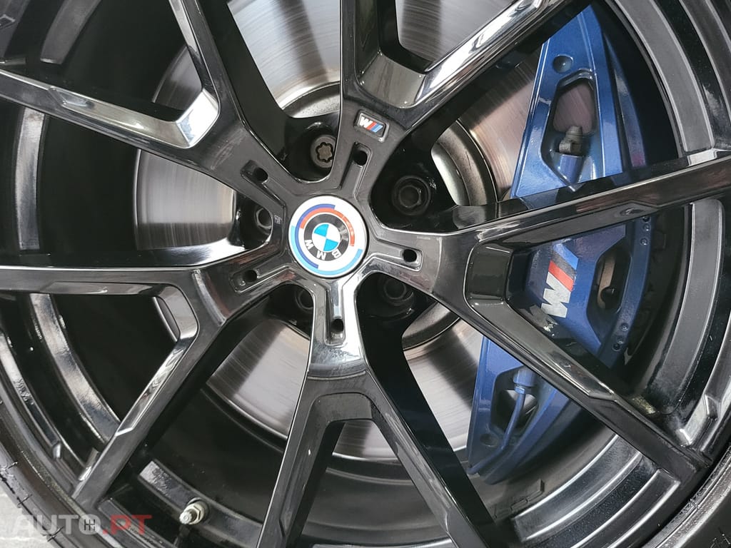 BMW M850i X drive carboncore