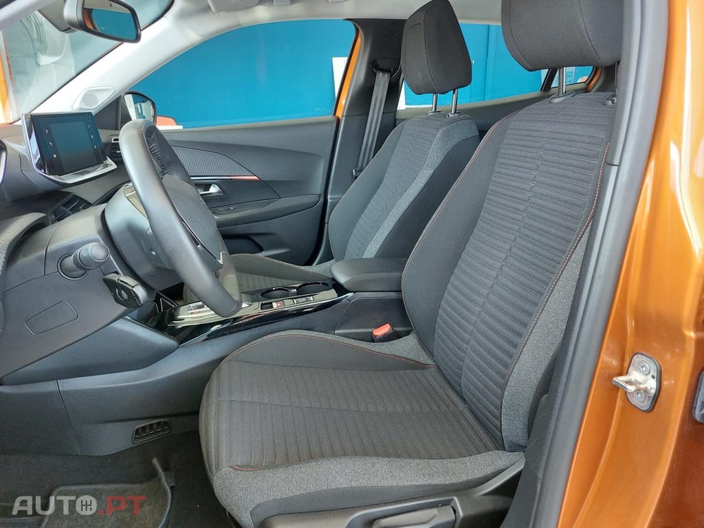 Peugeot E-2008 50 kWh Active Pack