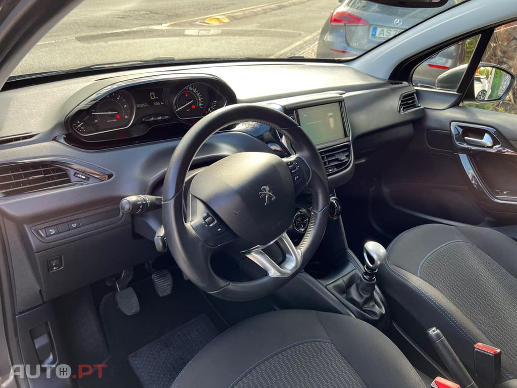 Peugeot 208 1.5 BlueHDi Allure Pack
