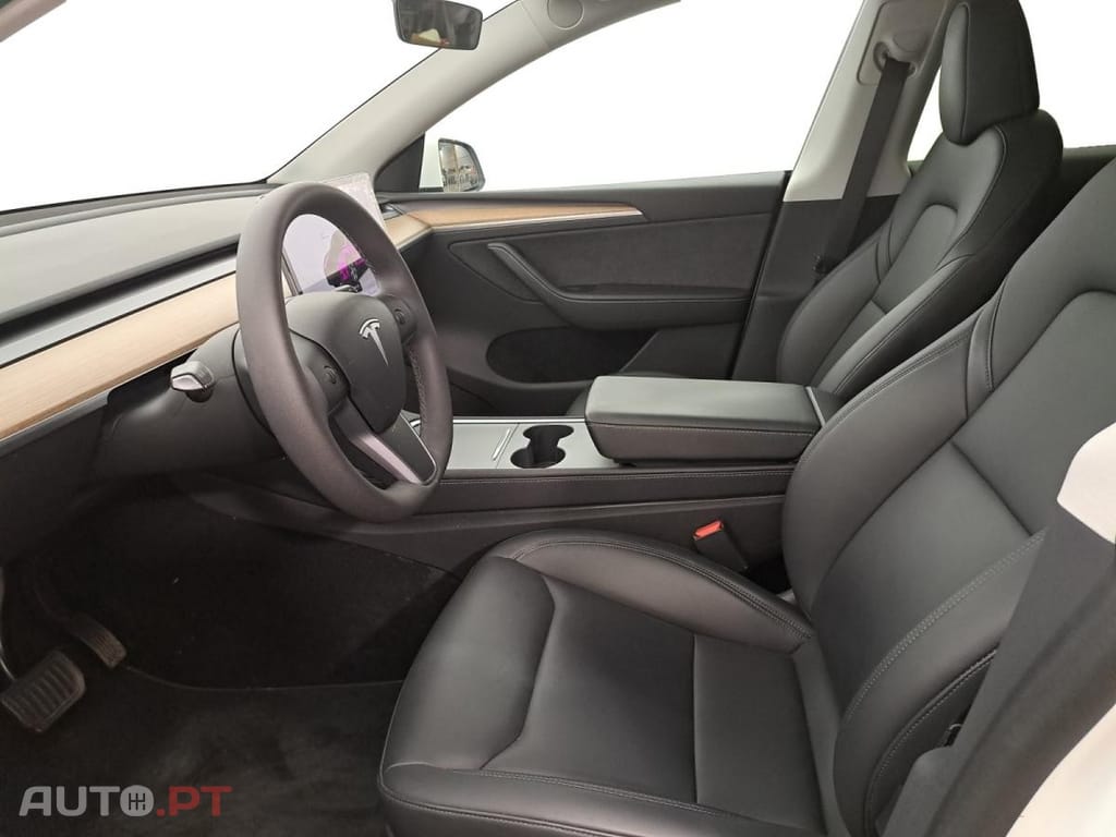 Tesla Model Y Standard RWD