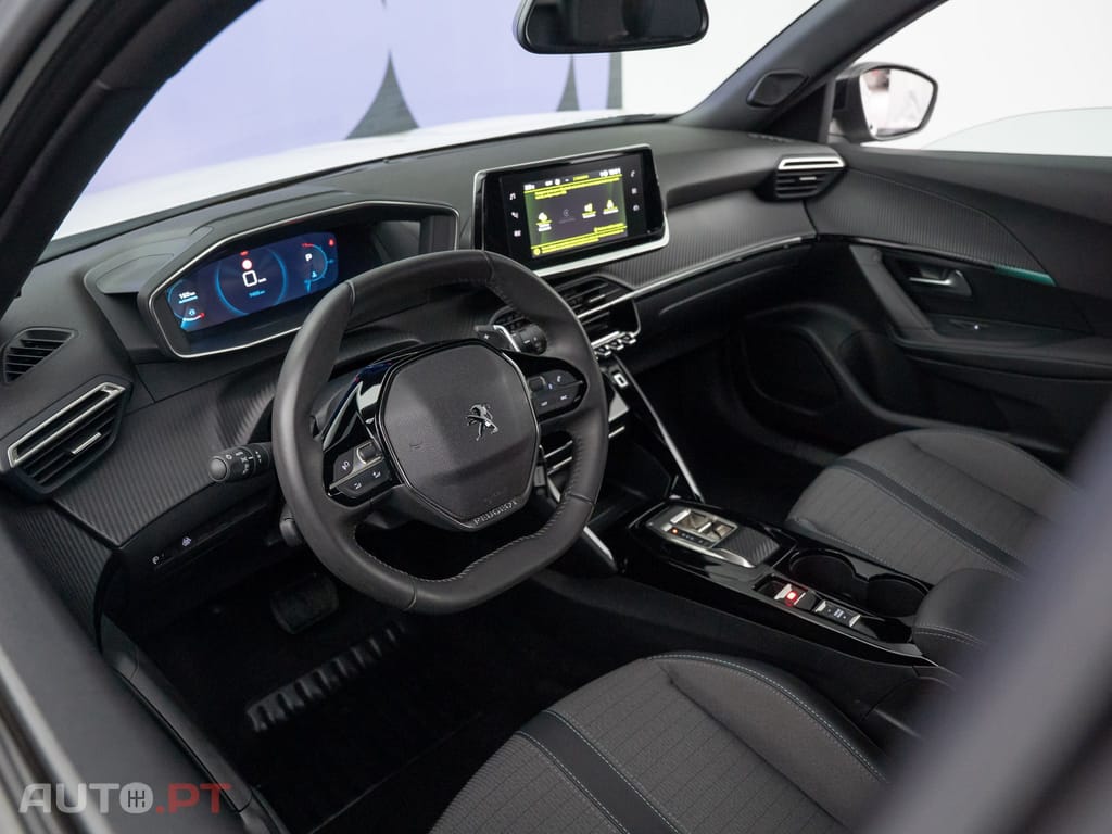 Peugeot 2008 1.5 BlueHDi Allure Pack EAT8