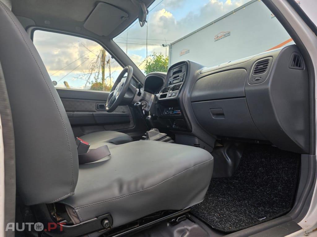 Nissan Pick Up 2.5 TD KC