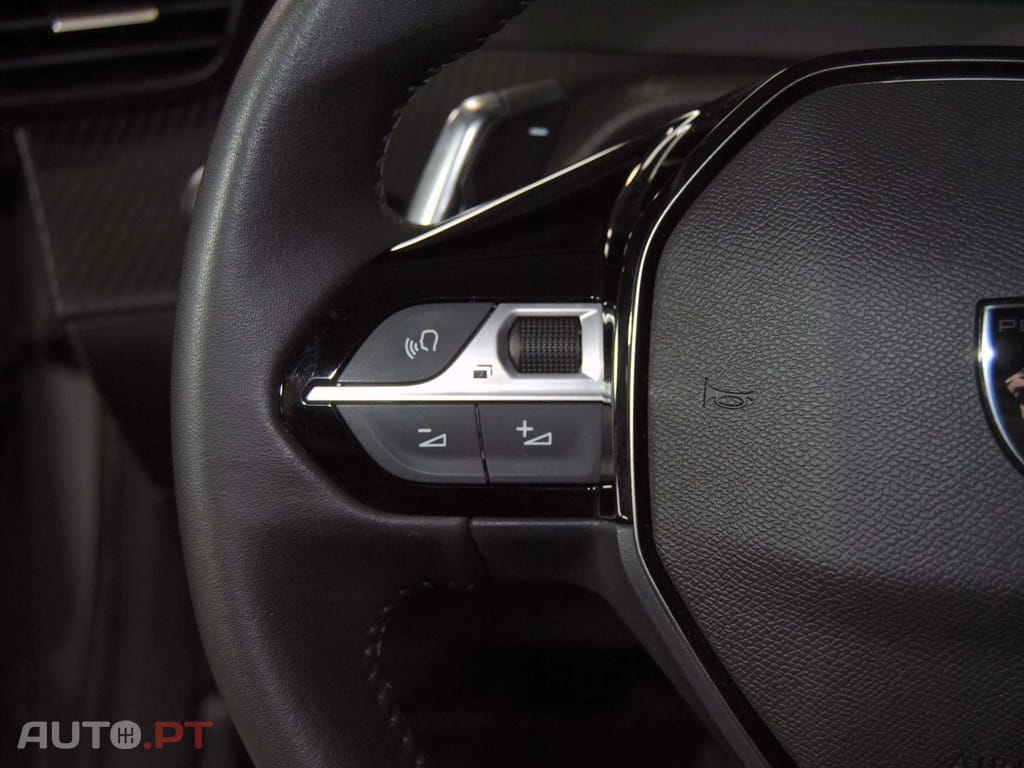 Peugeot 208 1.2 Hybrid Allure e-DCS6