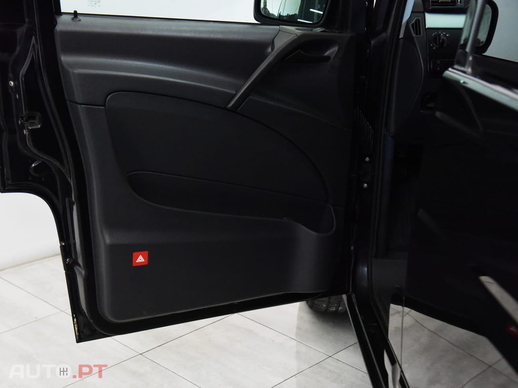 Mercedes-Benz Vito MIXTO 122/34 CDI V6 LONGA AUTOMÁTICA 5L