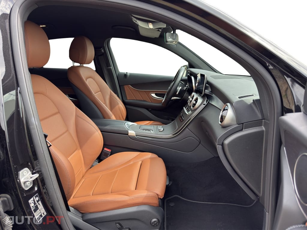 Mercedes-Benz GLC 300 Coupe de 4Matic 9G-TRONIC AMG Line