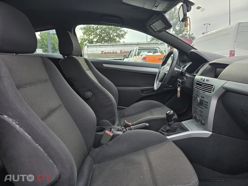 Opel Astra GTC 1.3 CDTI GTC 90 cvs Elegance