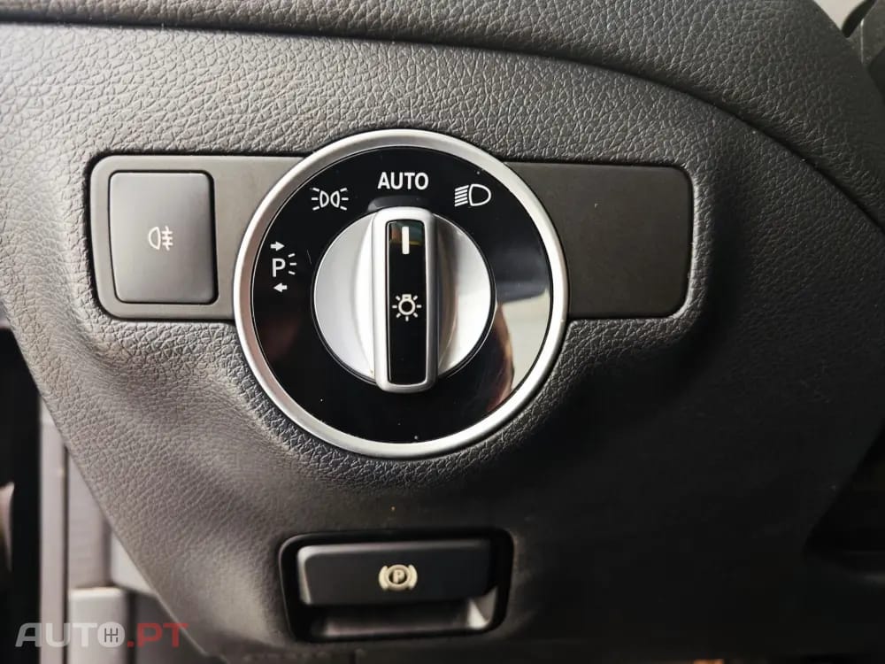 Mercedes-Benz CLA 180 7G-DCT AMG Line
