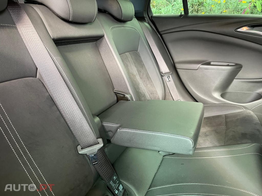 Opel Astra Sports Tourer 1.2 T Elegance