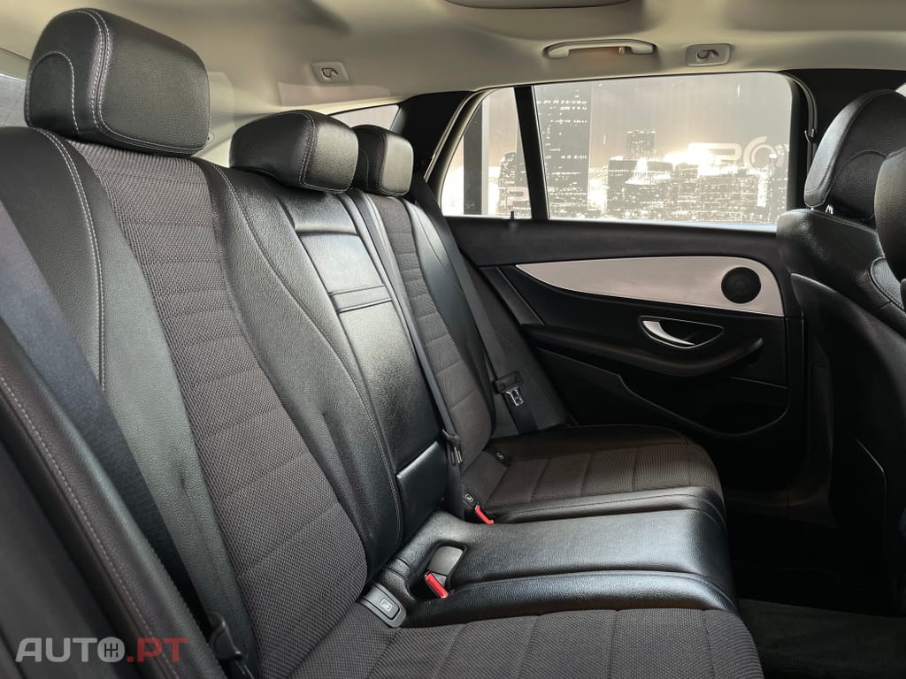 Mercedes-Benz E 300 de Avantgarde 4Matic