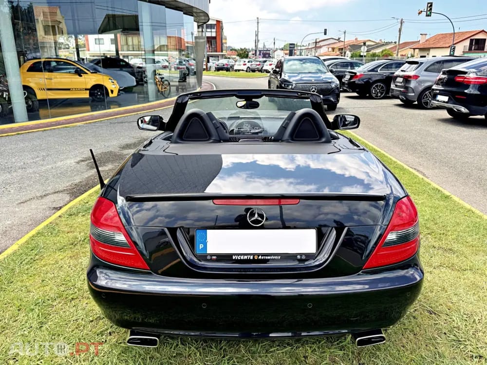 Mercedes-Benz SLK 200 Outro