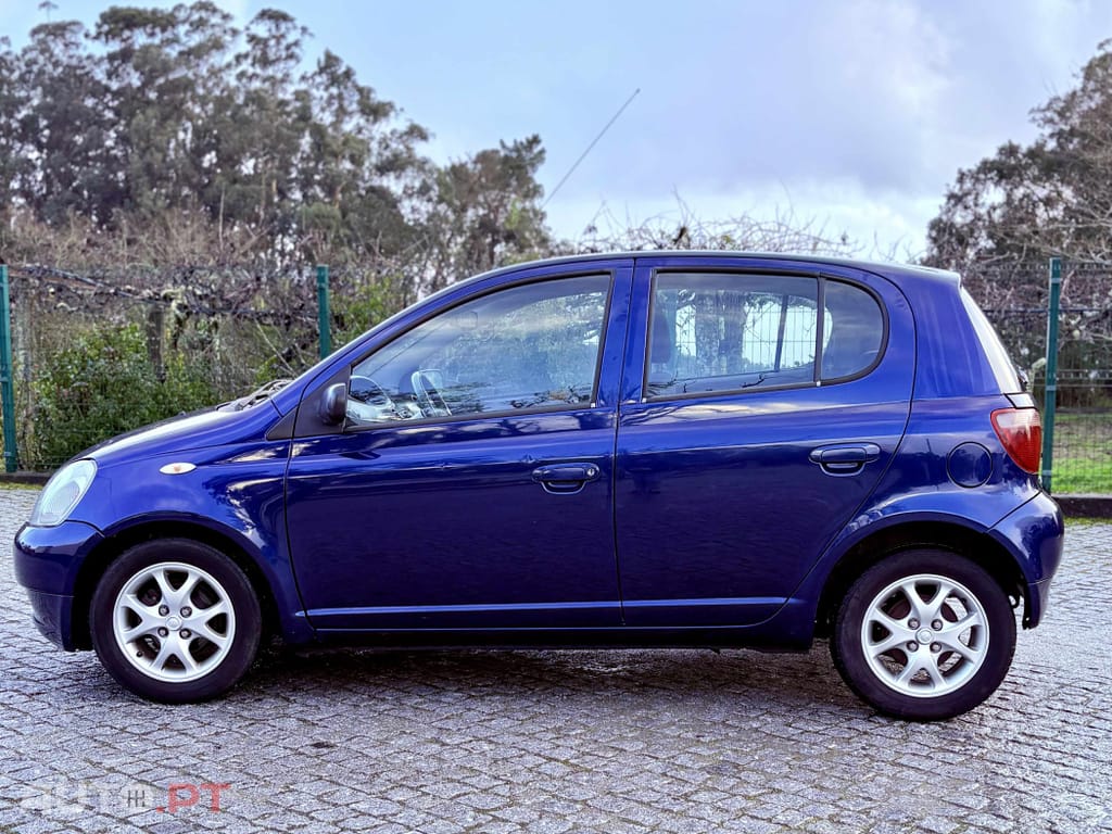 Toyota Yaris 1.0 Base C/Radio