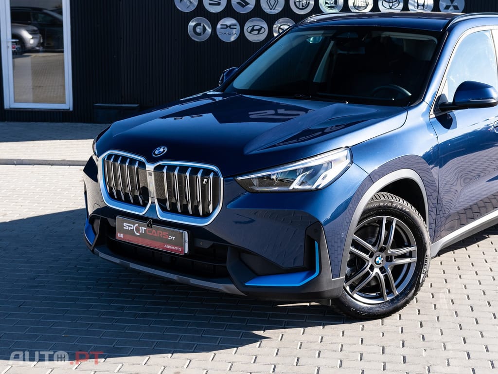 BMW iX1 xDrive30